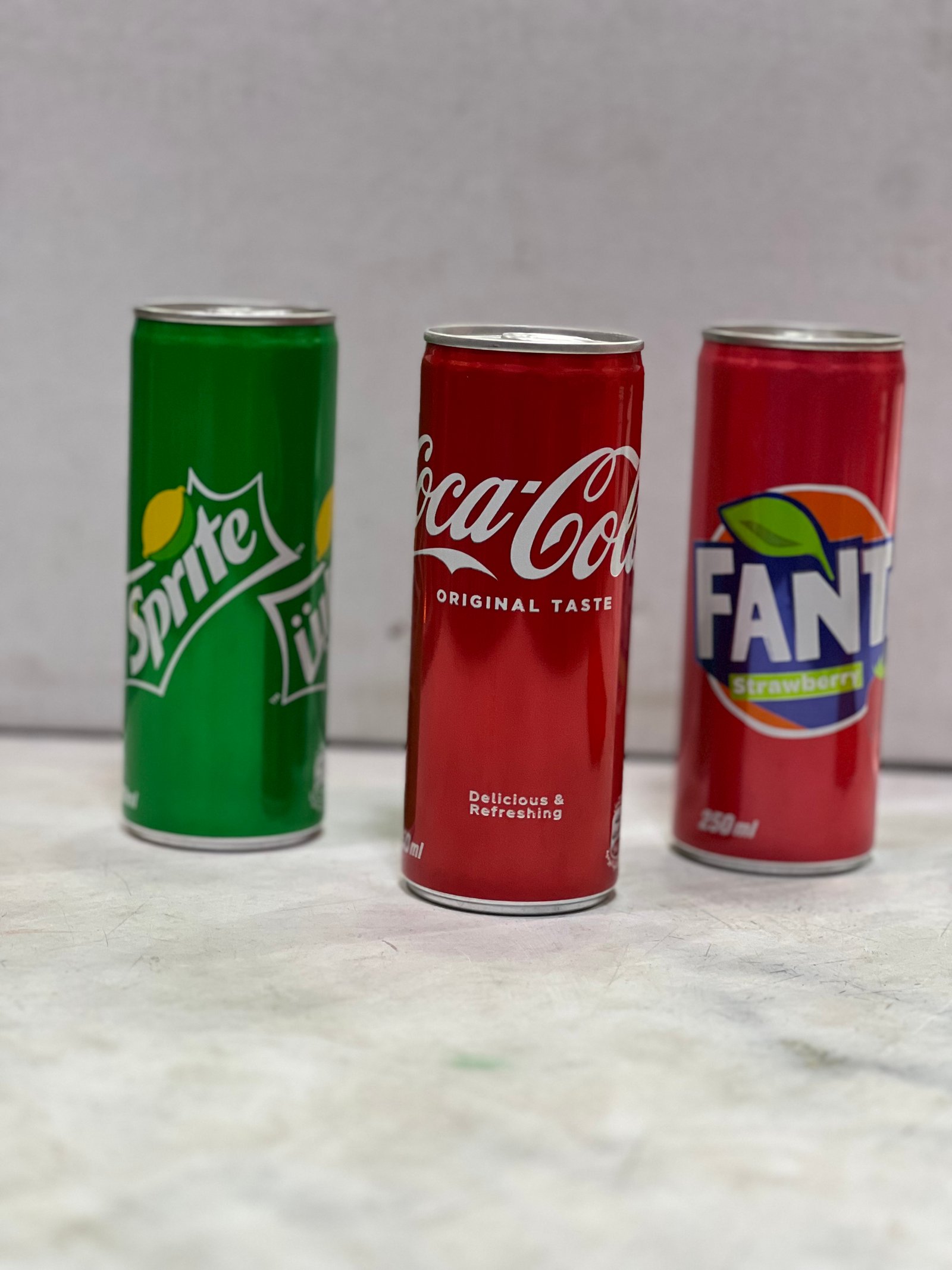 مشروب كولا وفانتا